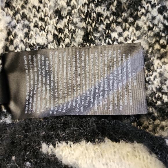 Zebra sweater- super soft & oversized - Picture 11 of 12